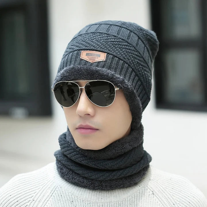 Attractive Woolen Head & Neck Caps (Snow Proof)